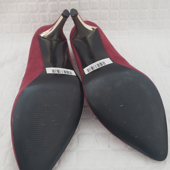 Red suede heels - Picture 2 of 3